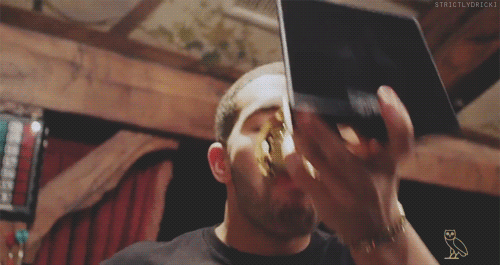 obeysumzy:  strictlydricki: Drake drinking out of his Grammy  ⚥▲ᴄʟɪᴄᴋ