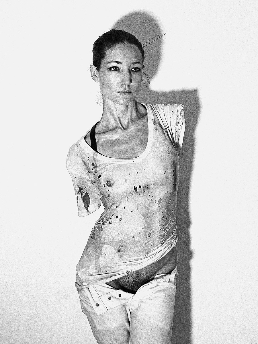 andreamarymarshall:SELF PORTRAIT AS VENUS DE MILO ARCHIVAL C-PRINT, 2013ANDREA MARY