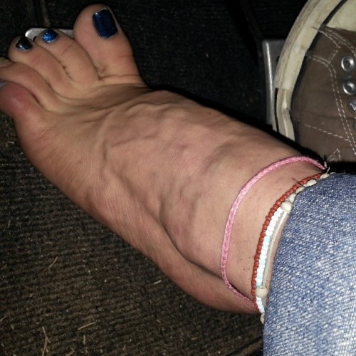 nolafeet:  #toes #footfetish #feet #cute #NOLAFEET #sweetfeet #footfetishnation #converse #Me #Cute 