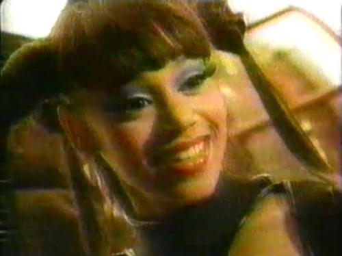 thelifeofasupernova: Lisa on the set of “No Scrubs.” She’s so perfect, omg. &heart