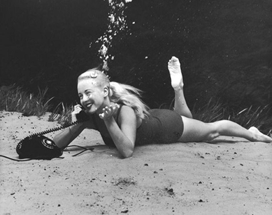 solo-vintage:  Bruce Mozert invented the world’s first underwater camera, and it