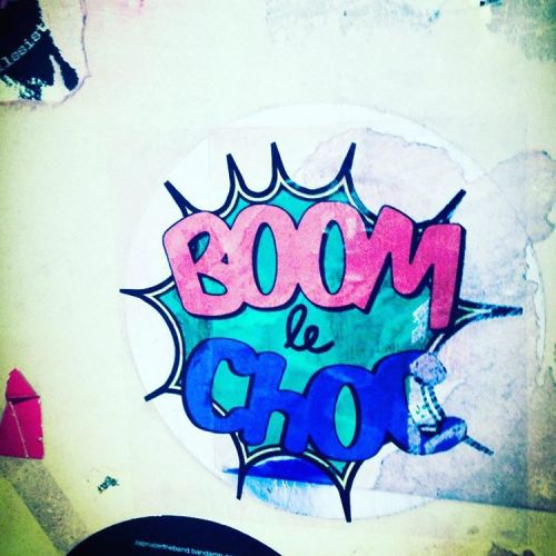 Boom le choc #art #toilets #bar #paris #sticker #boom #choc #color #blue #blue #pink (en Paris, Fran