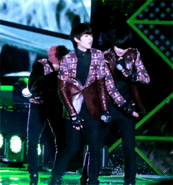 noohyun:  sungyeol slipped during paradise and dongwoo couldn’t stop laughing 