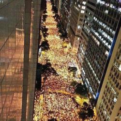 Sorte-No-Humor:  Occupyla:  Happening Now In Brazil! Protesters Have Occupied The