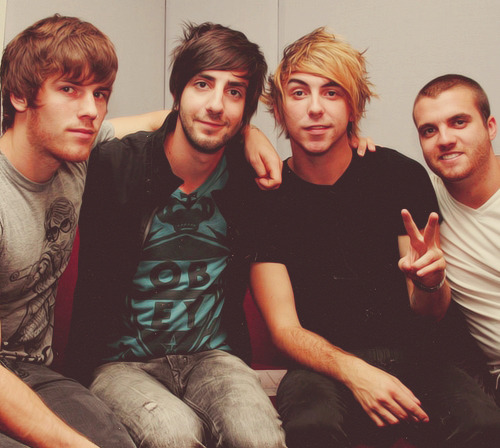 bring-me-alex-gaskarth:  Blonde Alex is my favourite Alex  look at this lil blonde