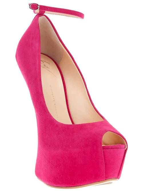 High Heels Blog wedgeswedgeswedges: sculpted wedge pump via Tumblr