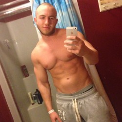 instaguys:  Guys with iPhones Source: gwip.me 