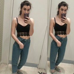 magicalworldofminelove:  Changing room selfie