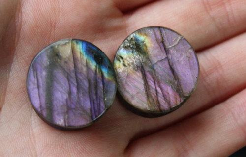 plugporn:  Labradorite by Alternative Earth Organics