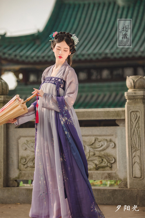 hanfugallery:Traditional Chinese hanfu by 北渚