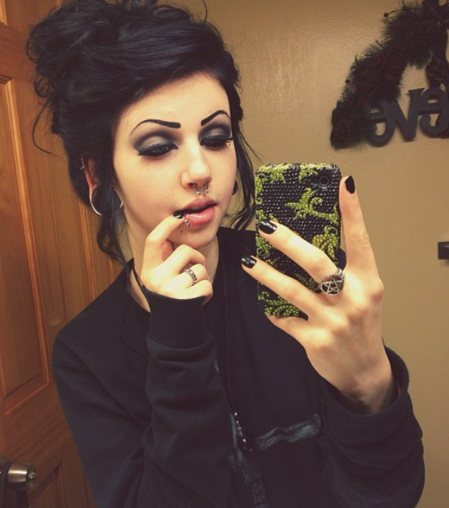 dandandinomight:  This girl is so nice I love talking to her ♡