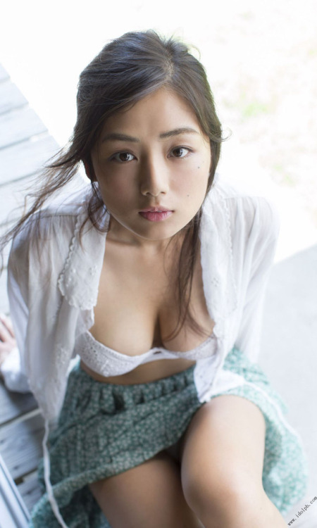 Moemi Katayama片山萌美