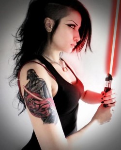 hotchicksinstarwarsshirts:  LaSimo Hysteria