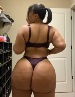 princejazziedad:DeliciouslySexy. Curvy. BootiDelicious MamiMs JudyLaw 💙❤️💜