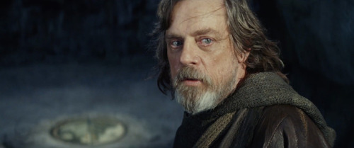 The close ups of Star Wars: The Last Jedi from the new trailer.