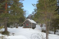 cabinporn:  100 year old hunting cabin named “Kuven” in Eastern Norway. Contirbuted by Fredrik von Malchus. Photo by Sturla Opsahl.