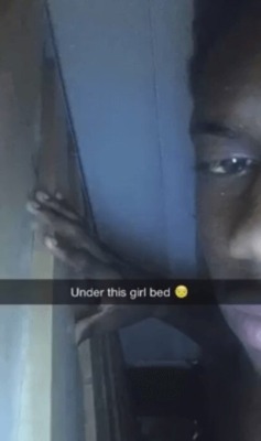 sonoanthony:  porkbbq:  HE HID UNDER HER BED LMAOOOOOO  LMFAOOOOOO   @sft425