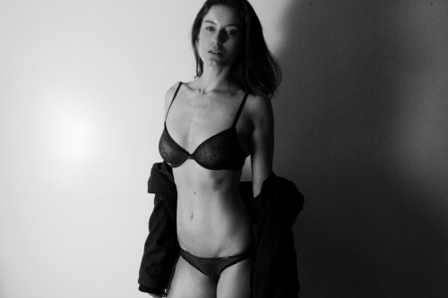 cameronsdiary:  Holly Parker photographed by Cameron Davis 