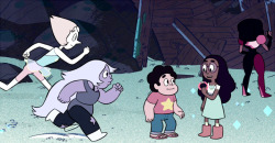 Look at these dorks rushing over to mess with Steven&rsquo;s funky flow while Garnet is too distracted to stop them. Honestly you two&hellip;