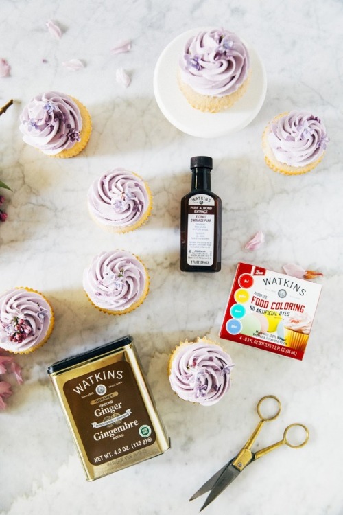 guardians-of-the-food:Ginger Almond Cupcakes with Lilac Buttercream Frosting