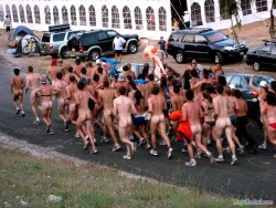 mensbuttsandass:  My kind of race!