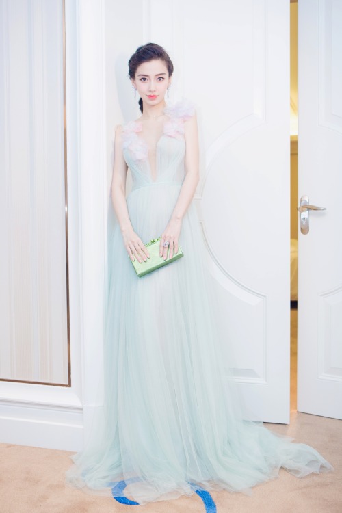 ANGELABABY wearing MARCHESA RESORT 2017