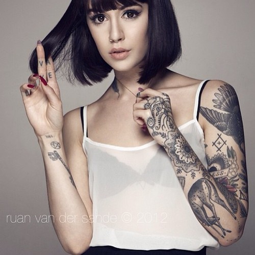 sexytattoedgirls1.tumblr.com/post/50330881473/