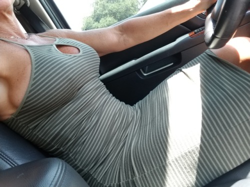oreosexy2:No underwear is always more fun.