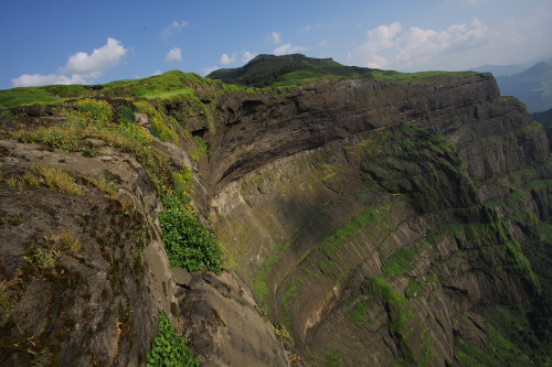 ~  photographer :  Vivek Kale on flickr ~  Konkan Kada Concave, India      ~  fall of 3,000 feet