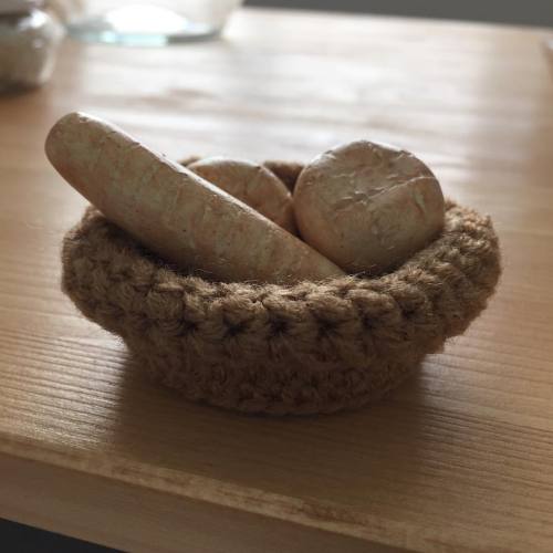 I made tiny bread in a tiny basket this afternoon. Crafting helps me get my mind off things #bjdprop