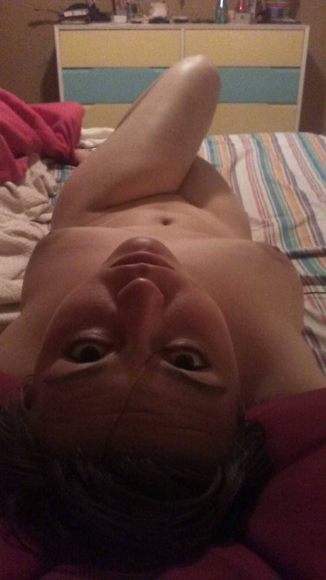 kailean-at-your-service:@libidostuck demanded some bed selfies, here you go!