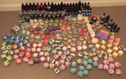 tara-kenny:  MASSIVE LUSH GIVEAWAY!Hey everyone