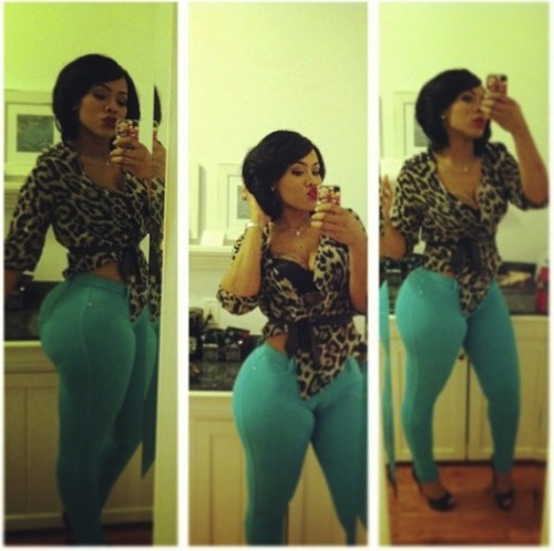 Deelishis and her cakes lol