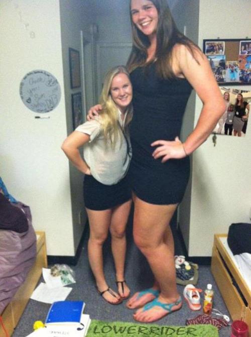 morphsandexpansions: “Freshmen roomies!” they both shouted as the photo was snapped. Jen