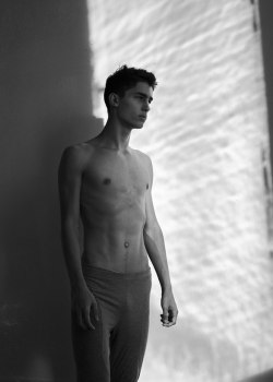 russian-boys:  Maxim S by Artem Pomenchuk