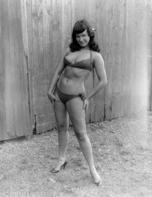 thequeenofpinup:  Today would have been Bettie’s 91st birthday. Happy birthday, my love. 