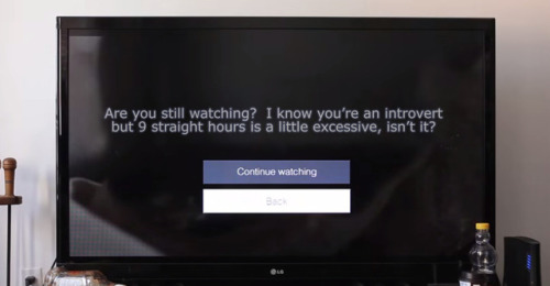 introvertdear:DON’T JUDGE ME NETFLIX!