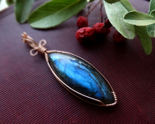 XXX bekkathyst:Handcrafted Labradorite & photo