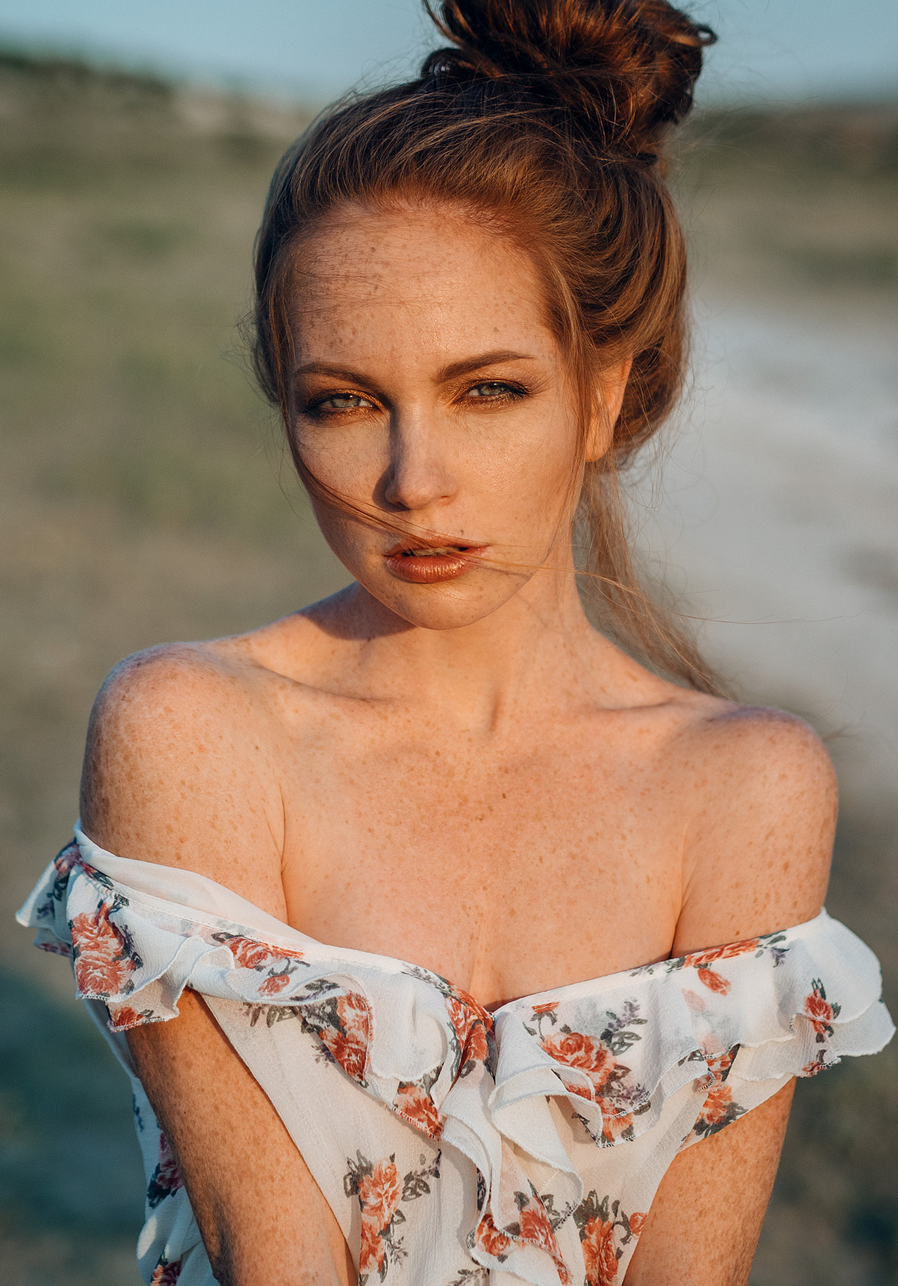 arnold-ziffel:  arnold-ziffel: Freckles make me smile… well… no… She did…