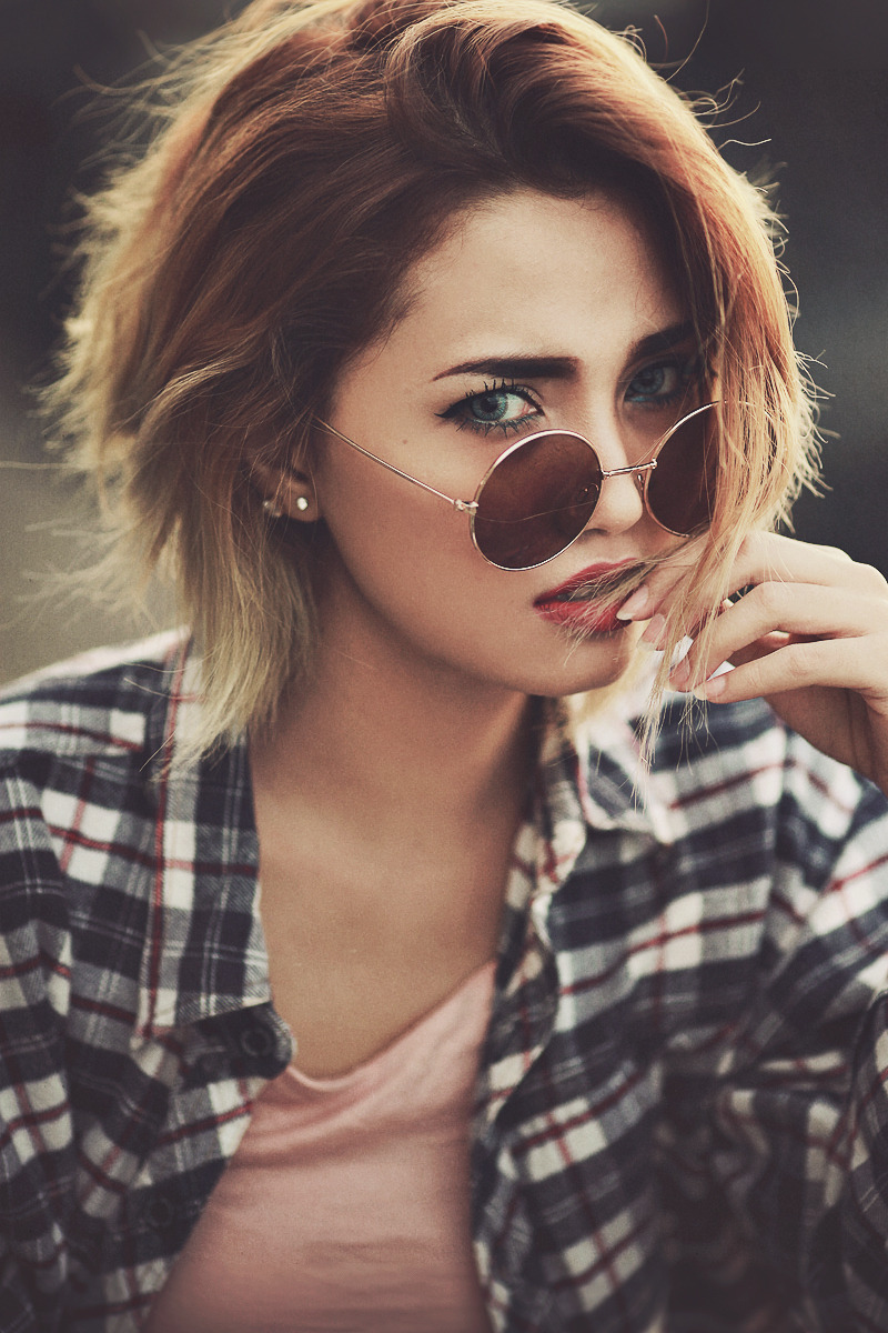 Red lips and jeans by bwaworga 