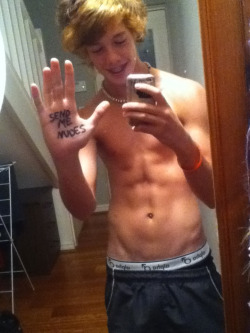 imissumom:  believing-in-you-is-what-i-do:  Send me nudes?  He is straight and cute. 