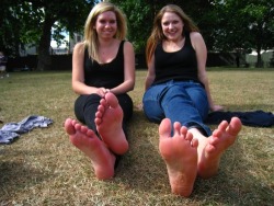 perfectjuicysoles:  Hot Amateur Feet 