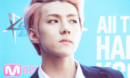 seo-hunnie-blog:  SEHUN rolling eyes   