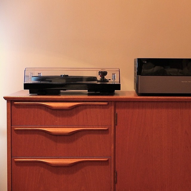 unframedpictures:  #turntable #hiphop #groovy #jazz #soul #harmankardon #project