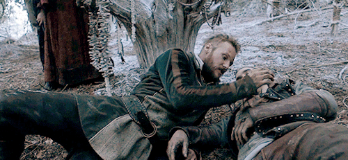 UBBE + HVITSERK - VIKINGS S4, EP18.Some ubbe and hvitserk gifs requested by @ritual-unions-gotme [ 3