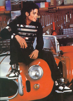 loveleewrites:The flyest sneaker campaign ever! Michael Jackson showing off his LA Gears!