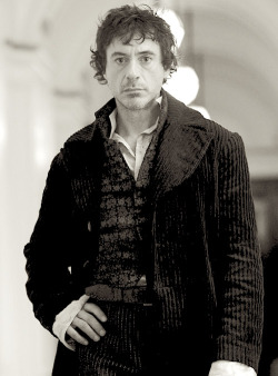 iwantcupcakes:  Robert Downey Jr. behind the scenes of Sherlock Holmes (2009) 