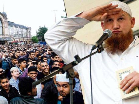 sunnipersians:  When asked about terrorism , Cheikh Abu hamza (Pierre Vogel) responded:{