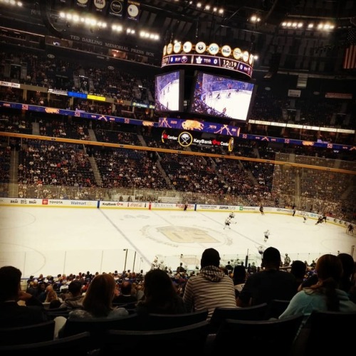 Had a fun time with @hurrahgavazz watching the #buffalosabres tonight. We won 5-3 and got to see two