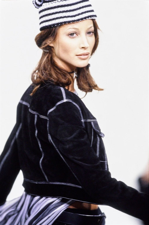 90sclubkid: Christy Turlington, Perry Ellis: The Grunge Collection, Spring 1993